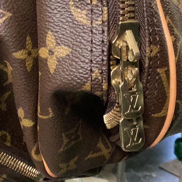 Loui Vuitton authentic. Travel luggage. - Picture 2 of 14